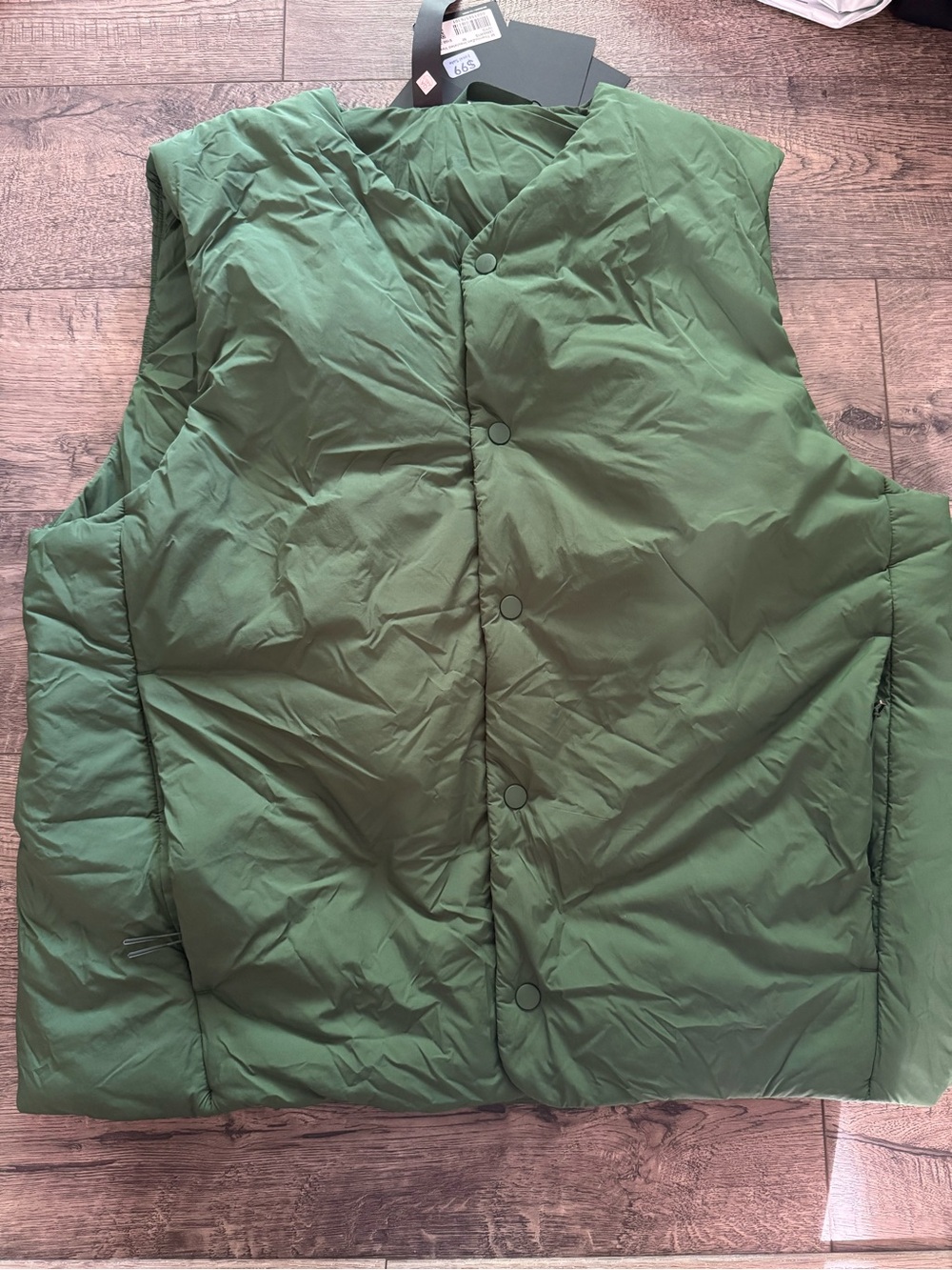 lululemon athletica Men's Quilted Vest in Deep Green - Picture 5 of 7